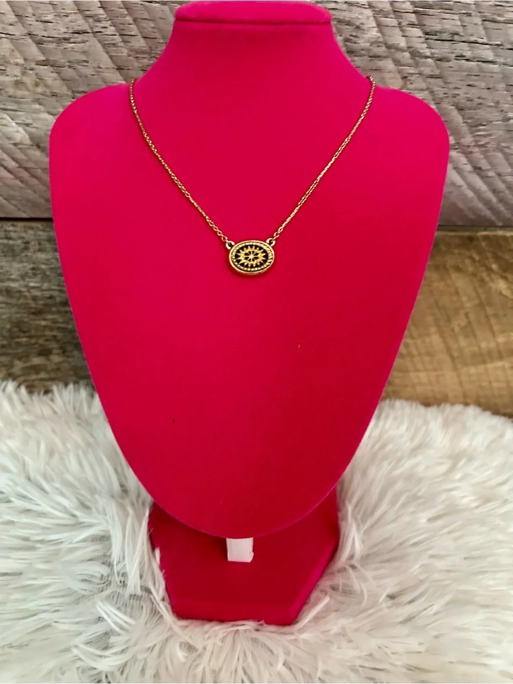 Vintage Avon Gold Sunburst Pendant Necklace
